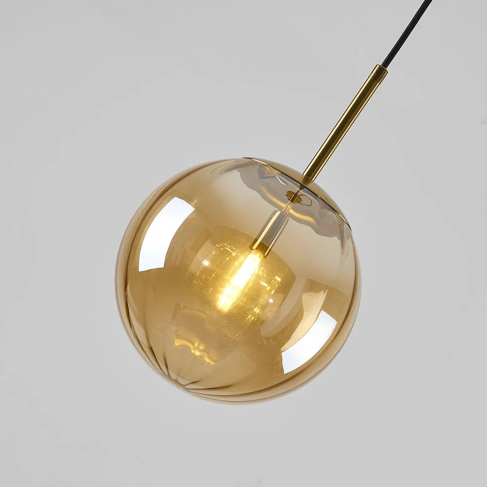 Lampa wisząca Elsyn, szklana kula, nowoczesna