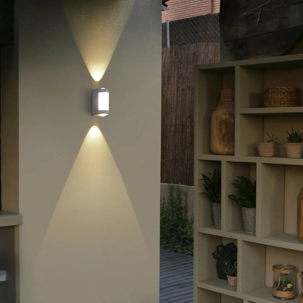 Lampa ścienna Alvoren Nordycka Zewnętrzna Góra-Dół Biała/Czarna