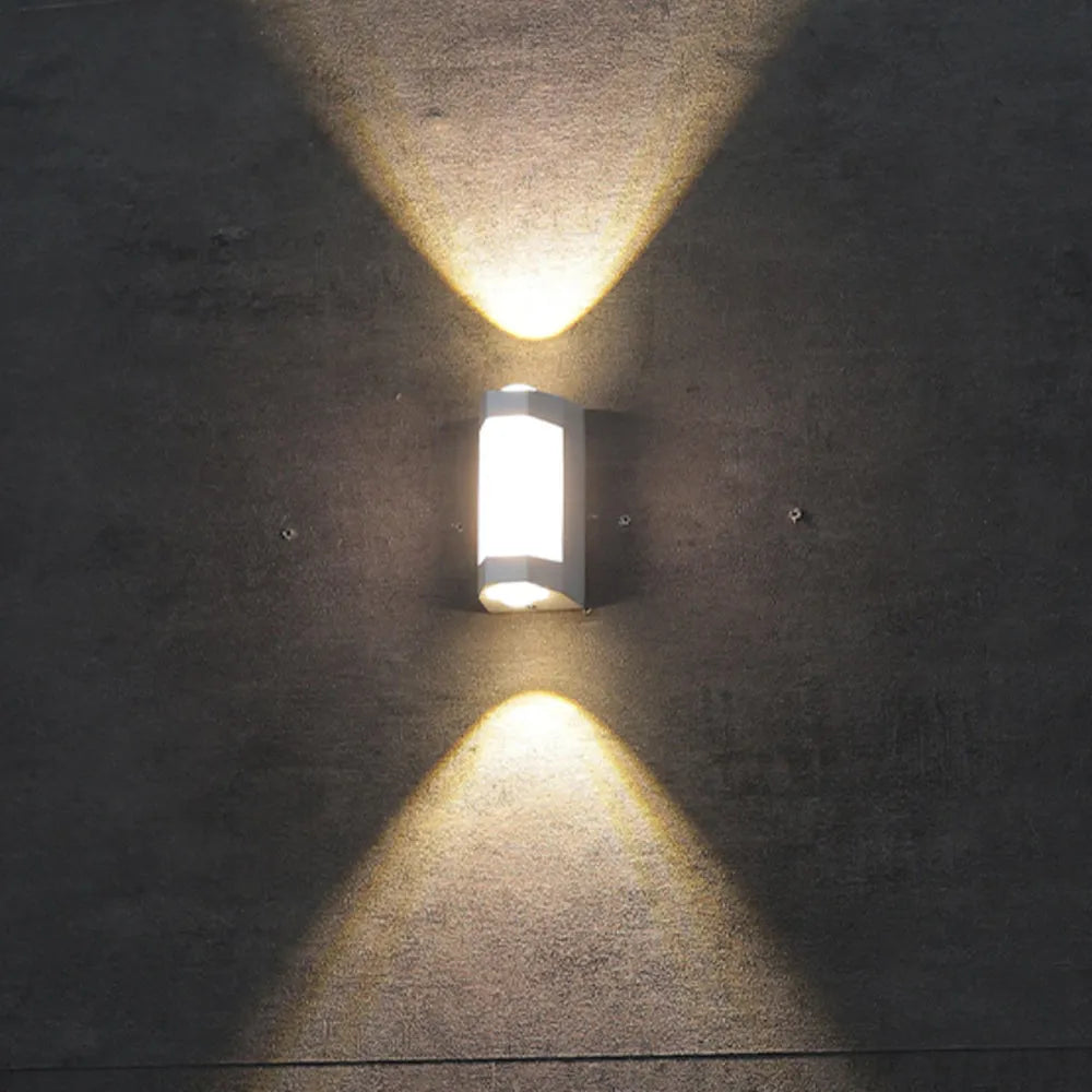 Lampa ścienna Alvoren Nordycka Zewnętrzna Góra-Dół Biała/Czarna