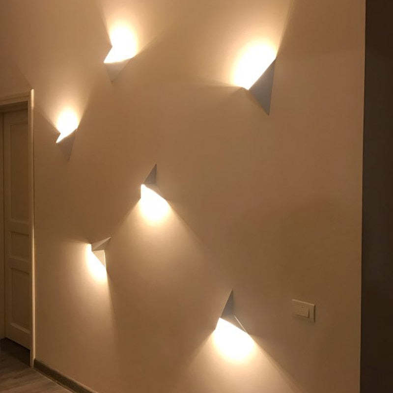 Meri Nowoczesne kinkiety LED do sypialni, Trójkątne