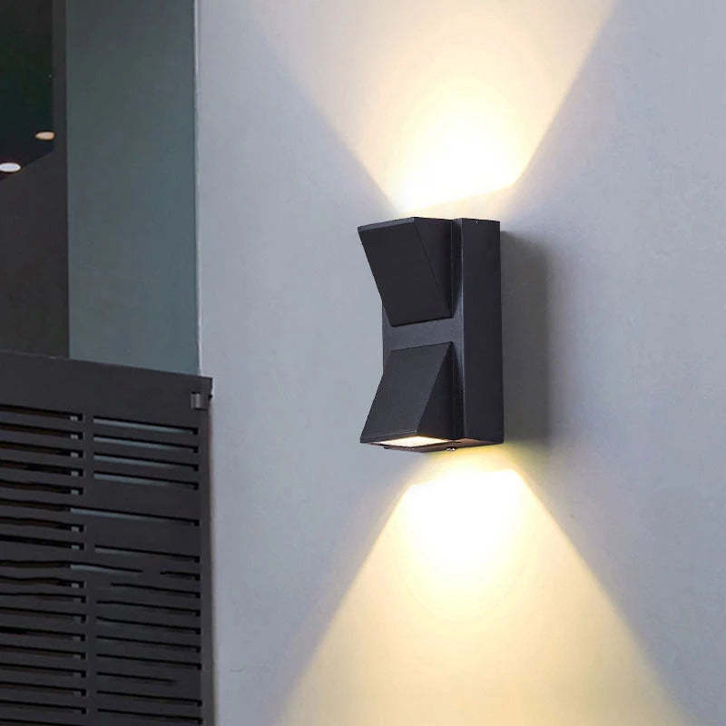 Terin Nowoczesna Czarna Zewnętrzna Lampa Ścienna LED