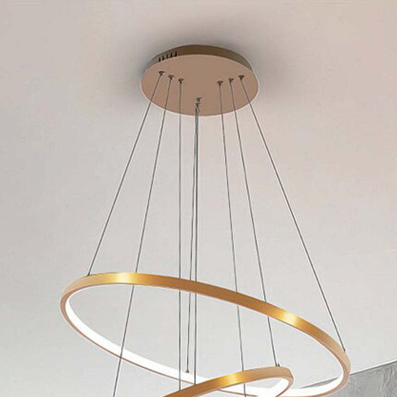 Lampa wisząca Toriq, z podświetlanym wewnętrznym pierścieniem, Biała/Czarna/Złota