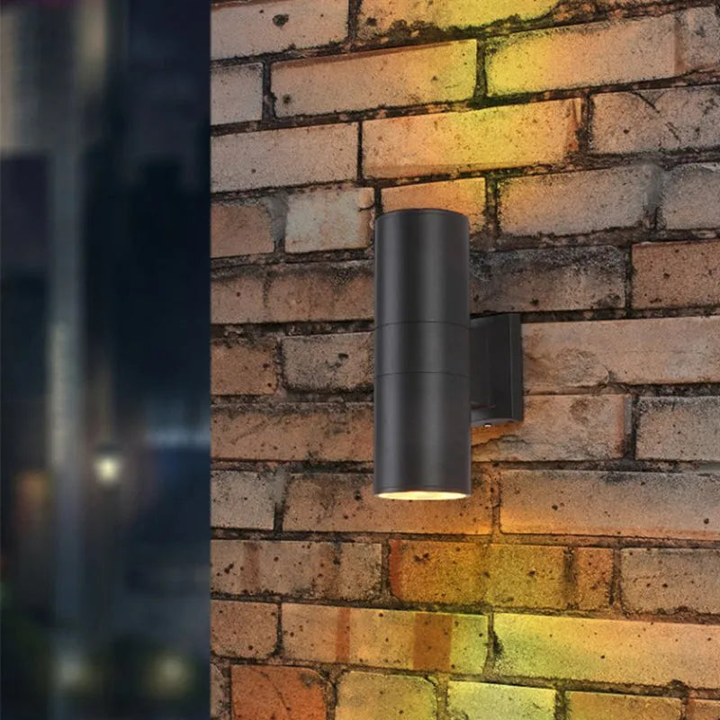 Lampa ścienna Kirema minimalistyczna, dwugłowicowa, zewnętrzna