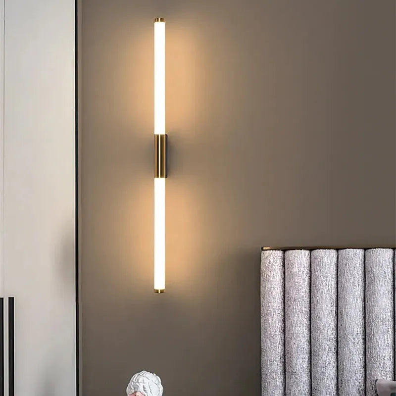 Minimalistyczna Lampa Ścienna Liniowa Aeri, Złota