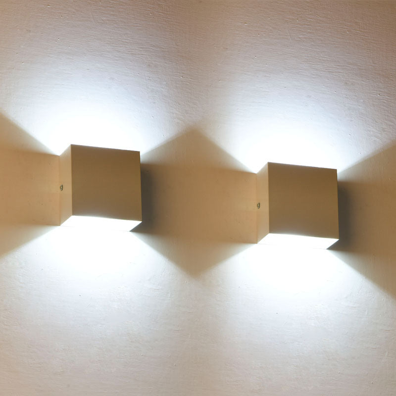 Eronil Nowoczesna Regulowana Kwadratowa Zewnętrzna Lampa Ścienna LED